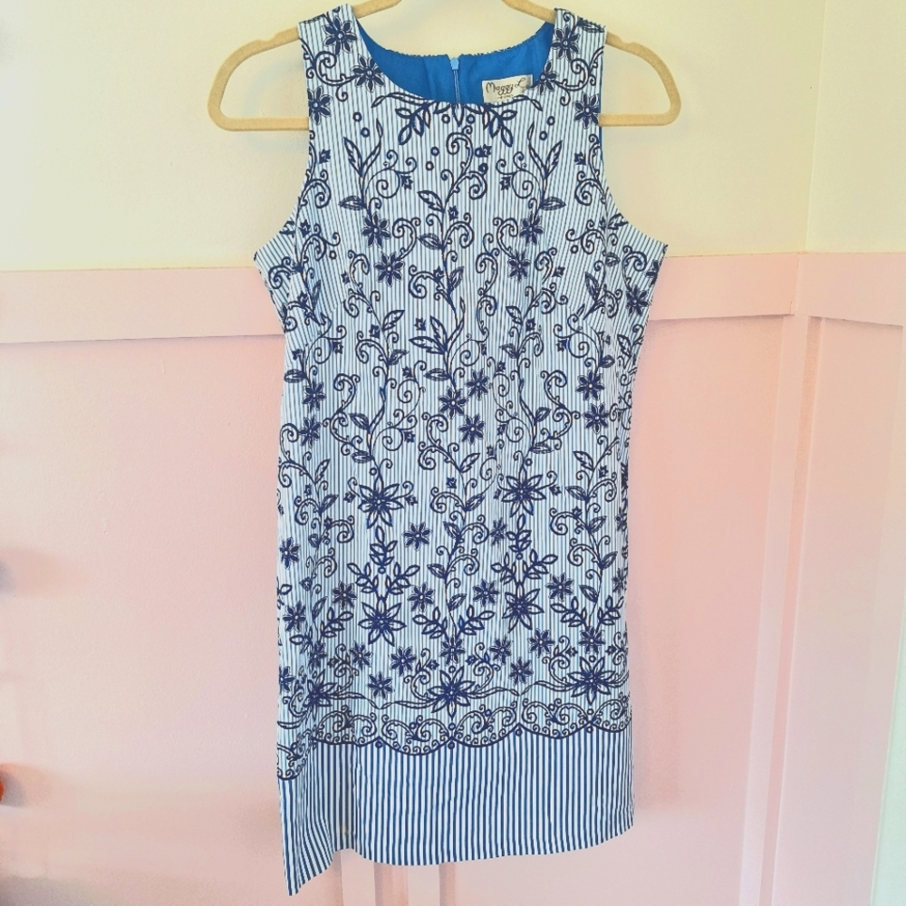 Maggy London Blue Floral Size 8 Petite Dress